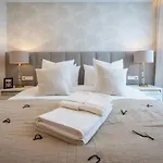 2-bedroom In Puerto Banus, Διαμέρισμα *