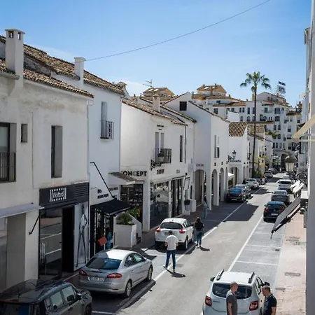 דירה 2-bedroom In Puerto Banus, *