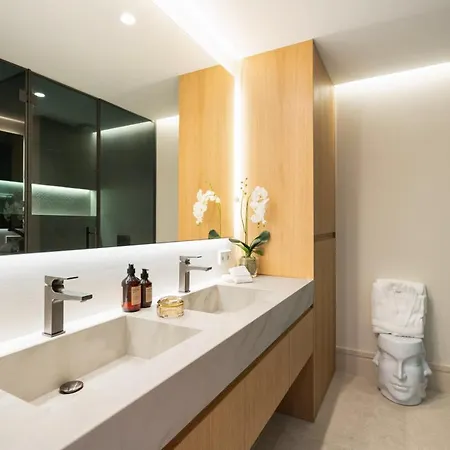 דירה 2-bedroom In Puerto Banus, *