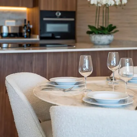 Apartamento 2-bedroom In Puerto Banús, *