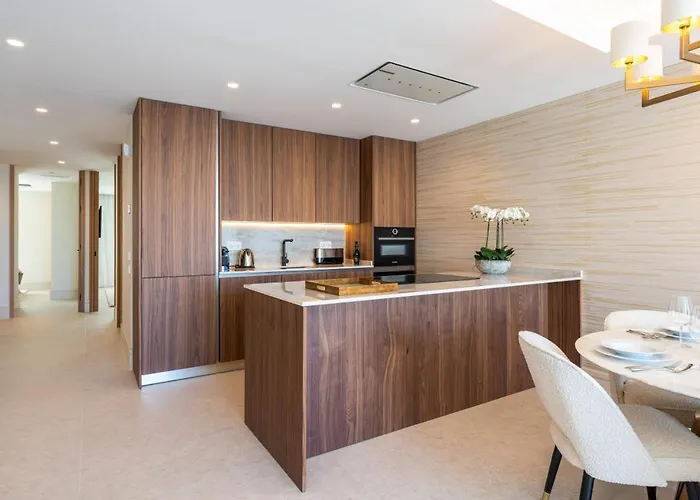 2-bedroom In Puerto Banus, Appartamento